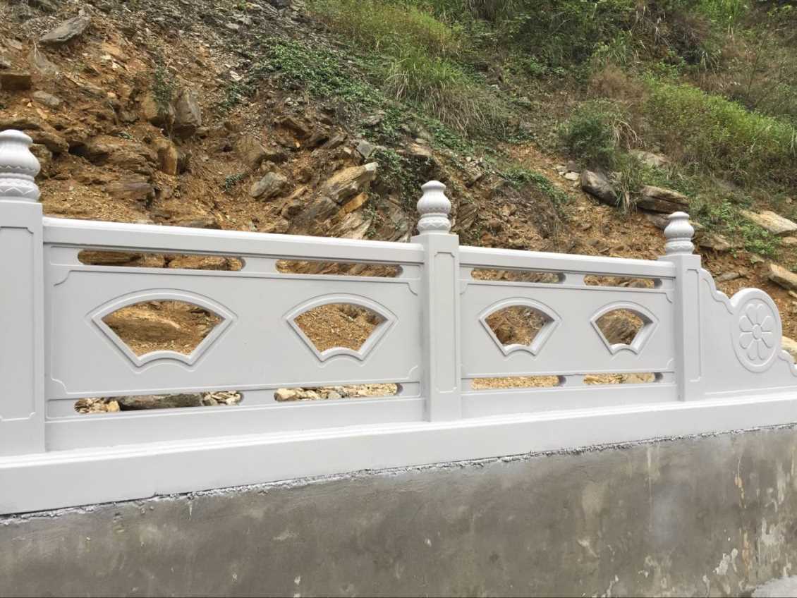 重庆仿木栏杆价格